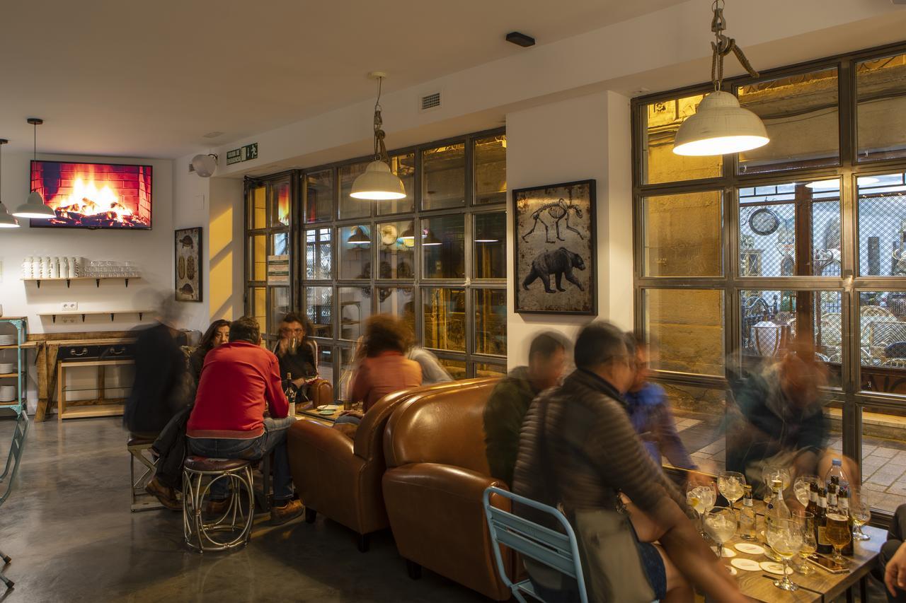 Winederful Hostel & Cafe Logrono Bagian luar foto